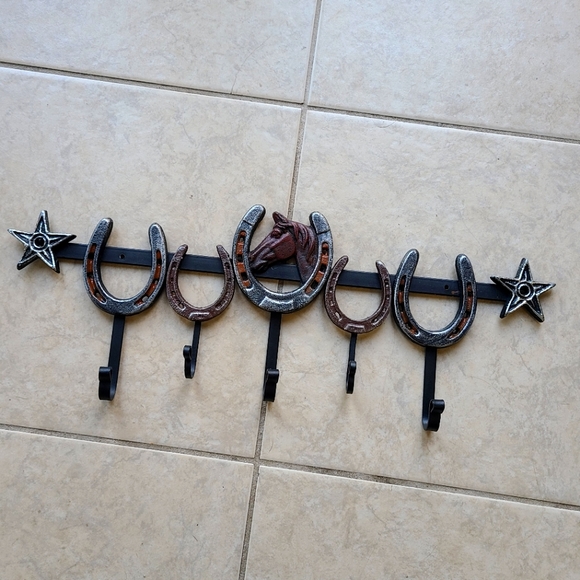 Other - Horse Shoe Hanging Rack